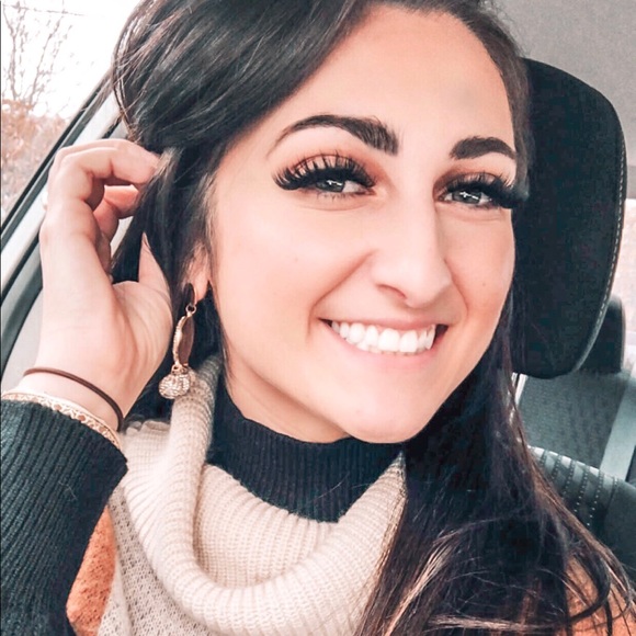 Meet Your Posh Ambassador, Geanna 💫 - Picture 1 of 1